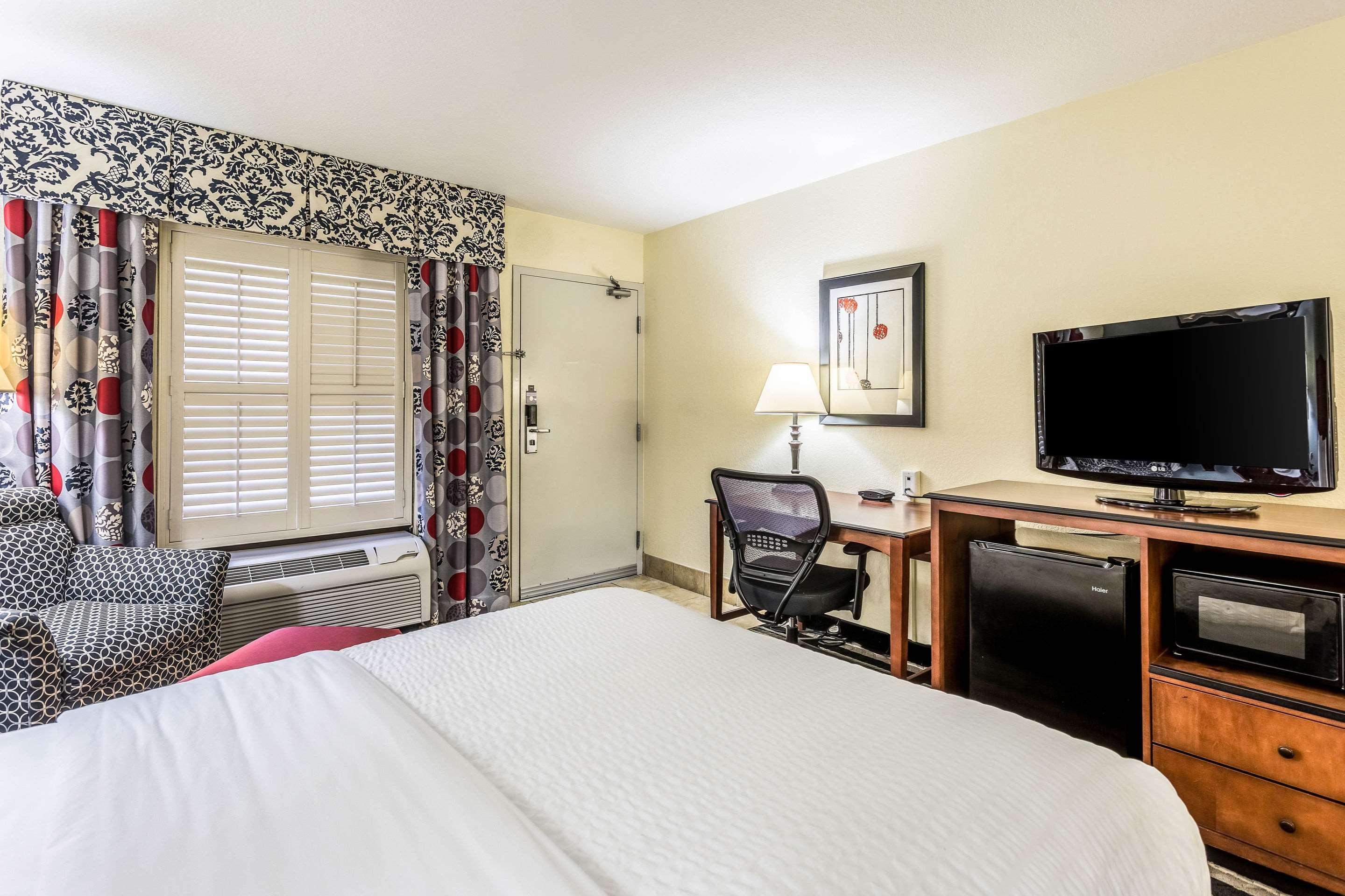 Clarion Pointe Huntsville Research Park Экстерьер фото