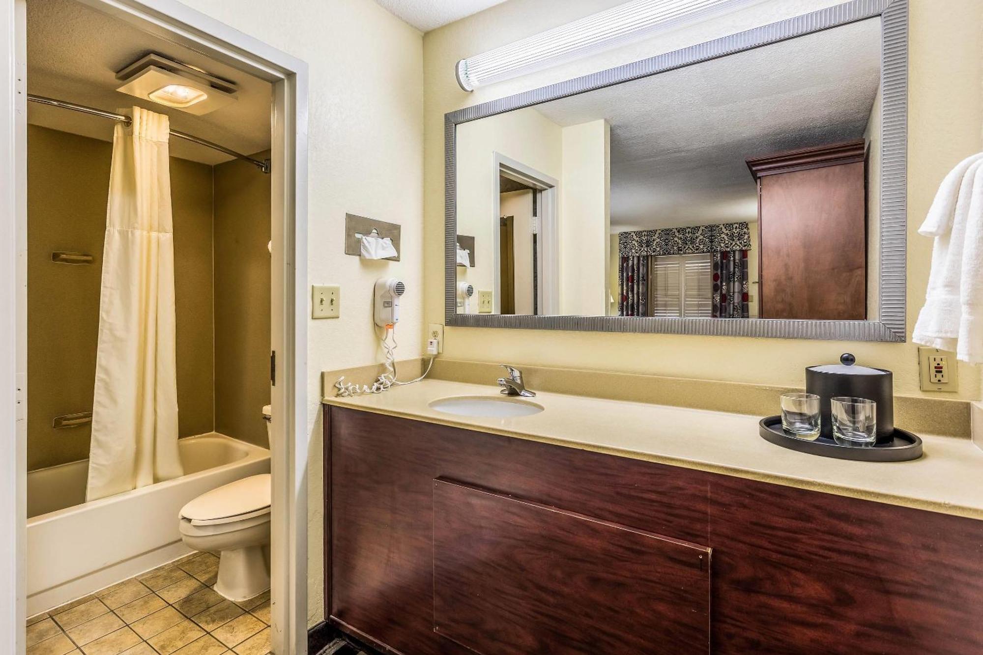 Clarion Pointe Huntsville Research Park Экстерьер фото