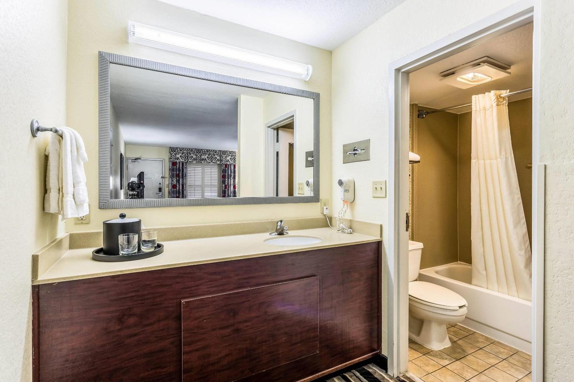 Clarion Pointe Huntsville Research Park Экстерьер фото